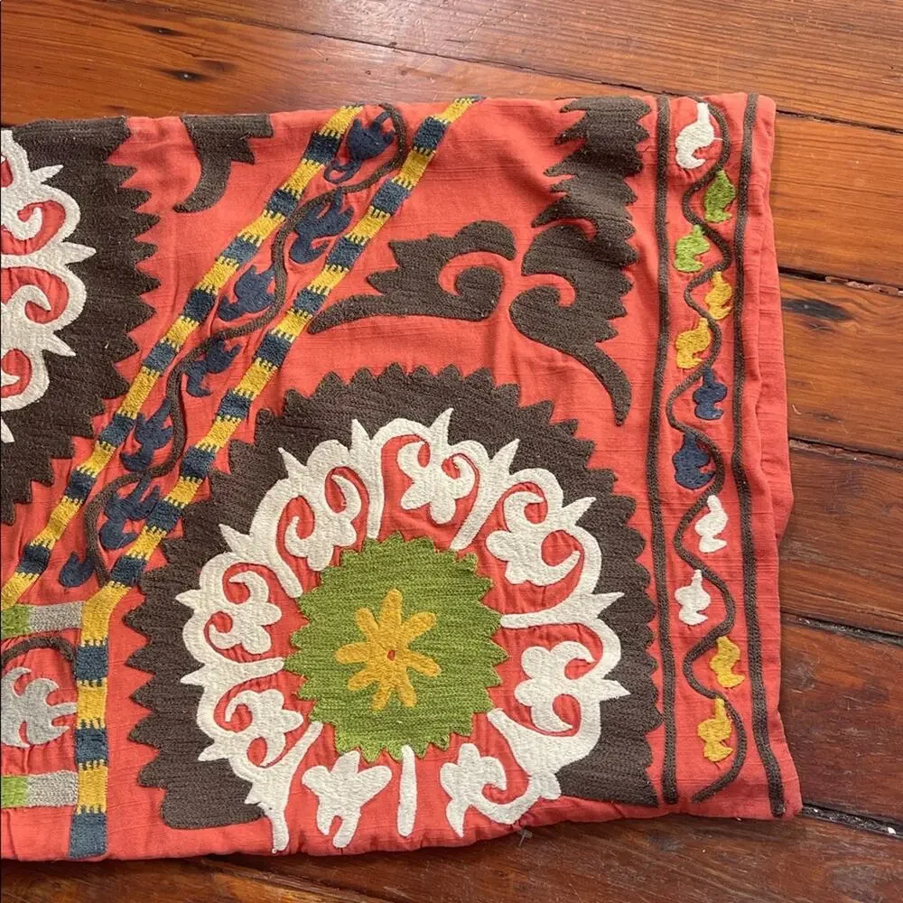 Pottery Barn 100% cotton Howell Suzani embroidered pillow cover 20x36